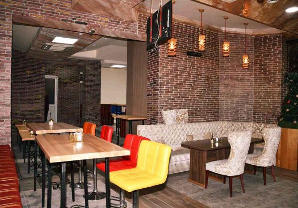 Caffe Club Debeli Dabar, Parobrodska 10, Sremska Mitrovica