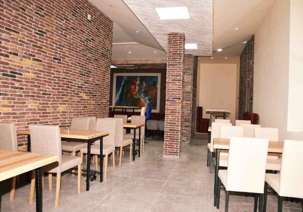 Caffe Club Debeli Dabar, Parobrodska 10, Sremska Mitrovica