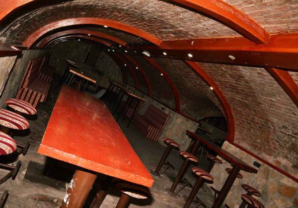 Caffe Club Debeli Dabar, Parobrodska 10, Sremska Mitrovica